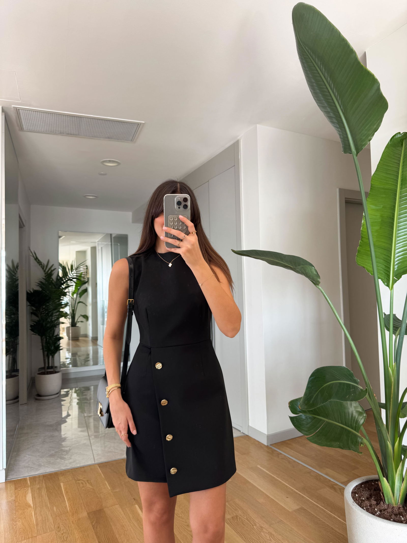 Robe Perla à texture unie avec détails à boutons dorés - صورة 6 thumbnail