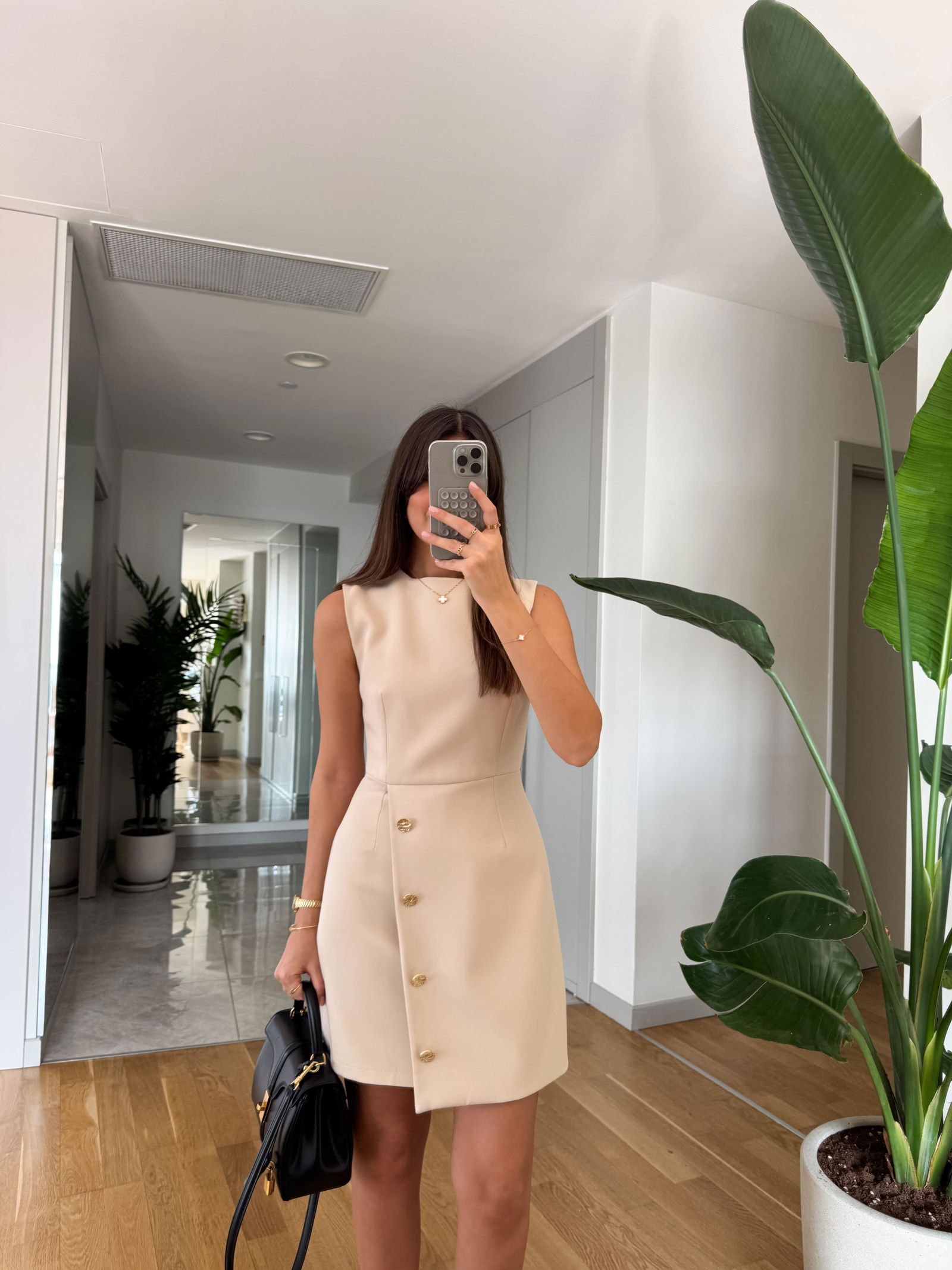 Robe Perla à texture unie avec détails à boutons dorés - صورة 9 thumbnail