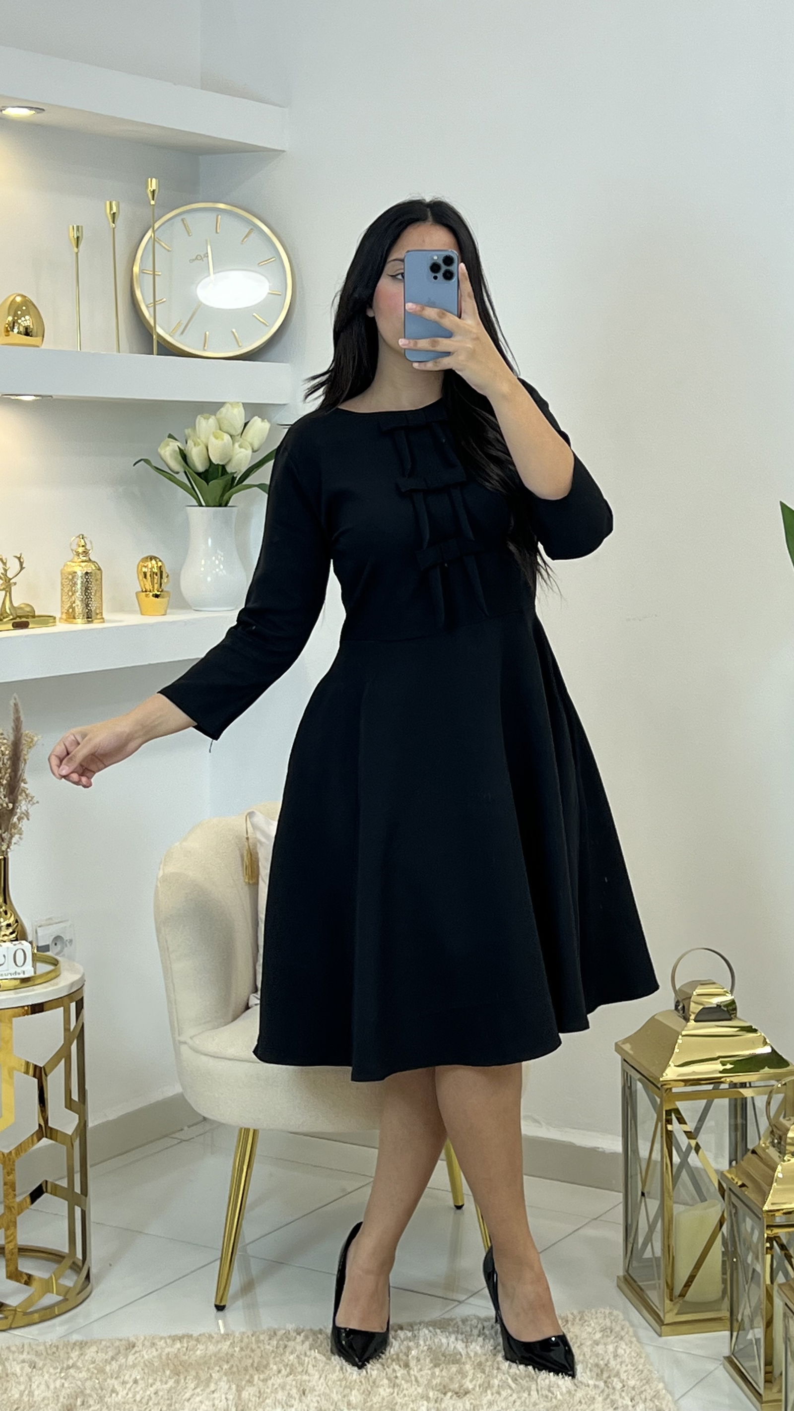 Robe courte à manches longues avec nœud - صورة 3 thumbnail