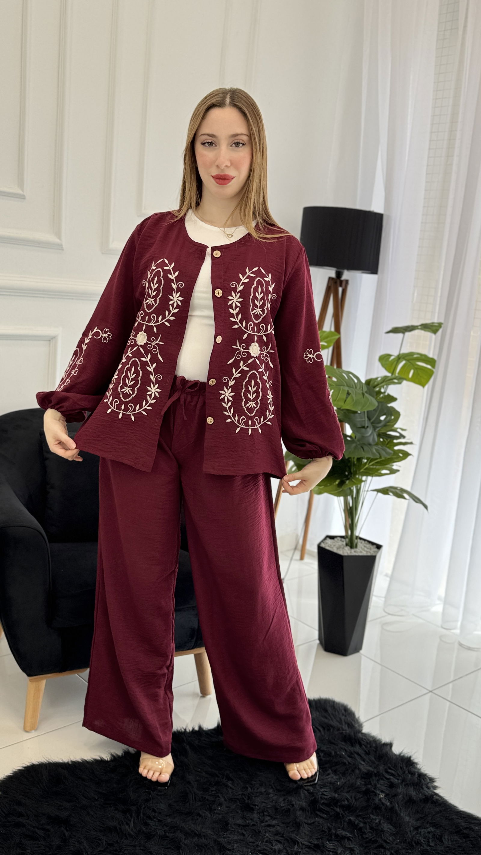 Ensemble lin avec broderie - صورة 3