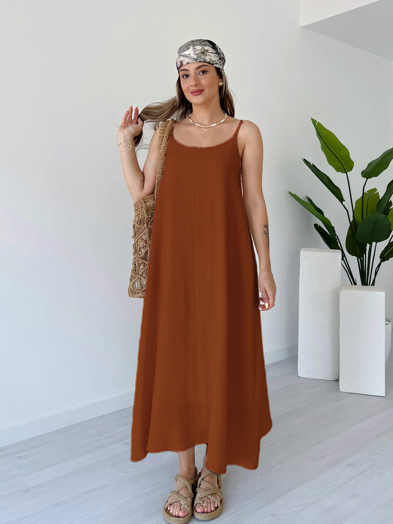 Robe en crepe froissé a bretelles - صورة 10 thumbnail