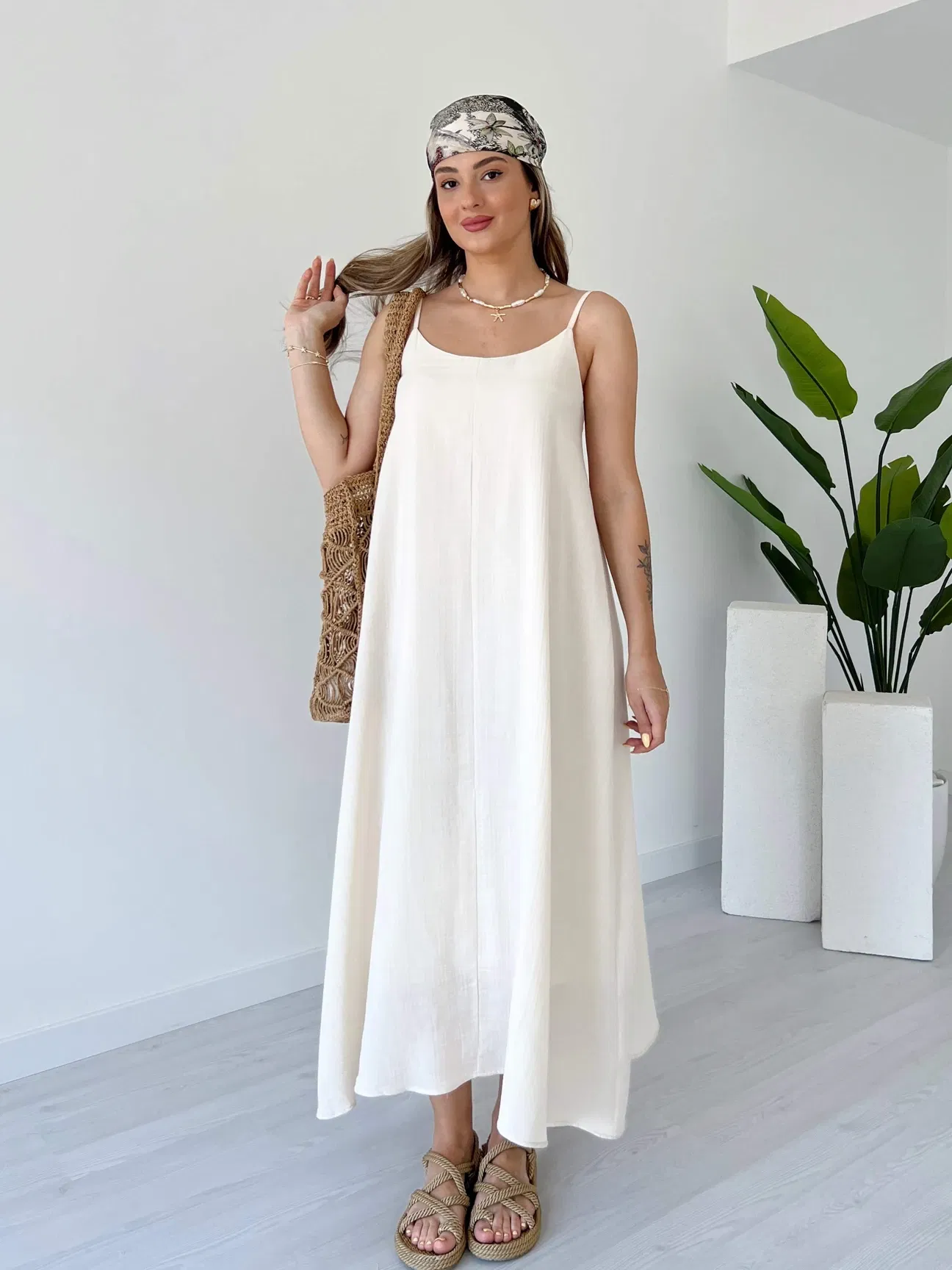Robe en crepe froissé a bretelles - صورة 6 thumbnail
