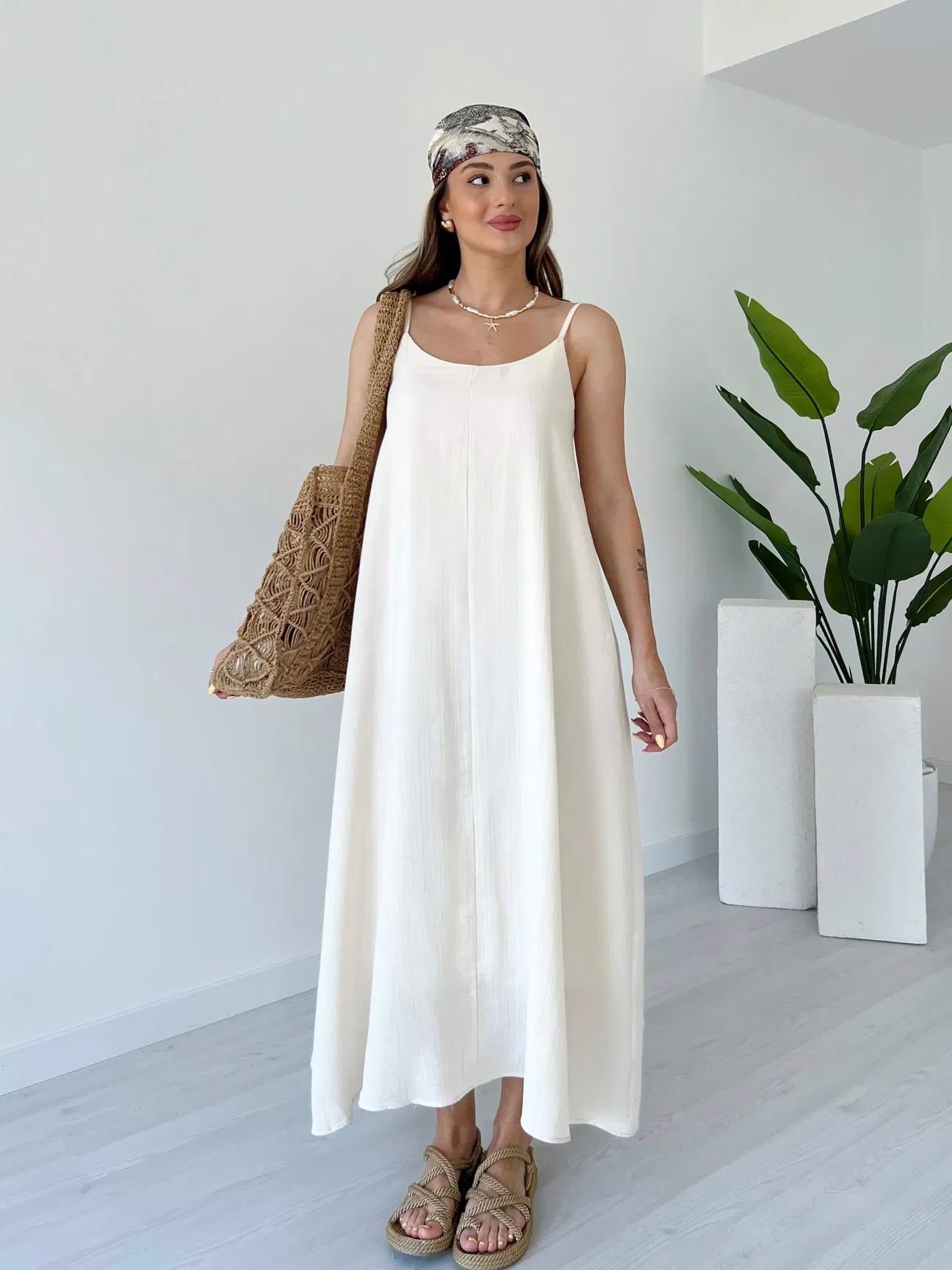 Robe en crepe froissé a bretelles - صورة 7 thumbnail