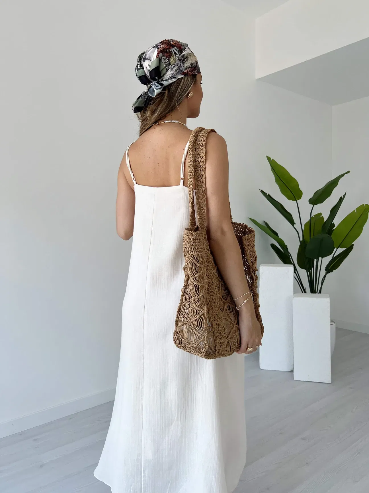 Robe en crepe froissé a bretelles - صورة 8 thumbnail